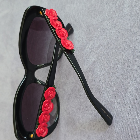 Dolce&Gabbana DG4252 Sunglasses. Black with Red Rose